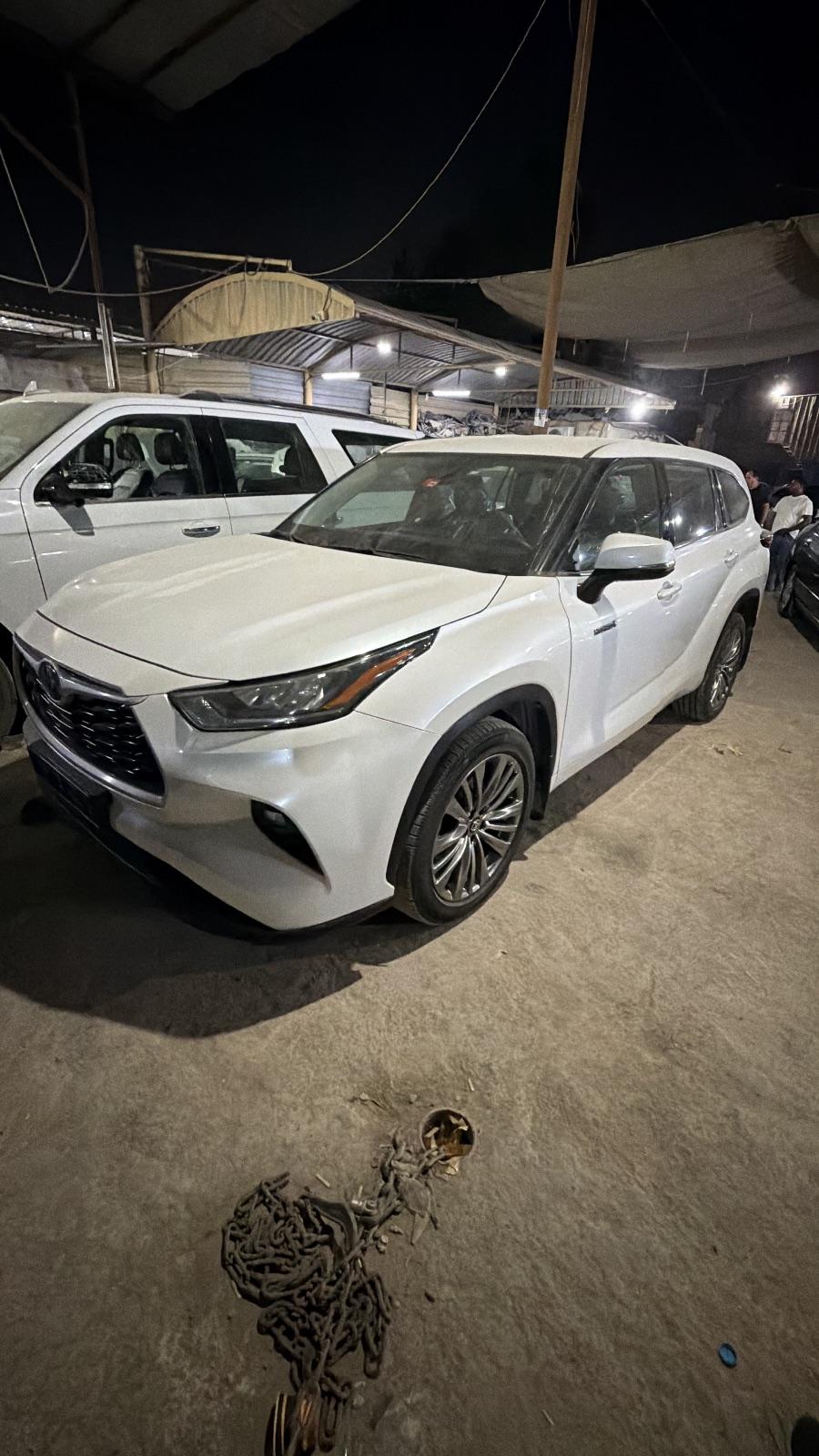 TOYOTA HIGHLANDER HYBRID